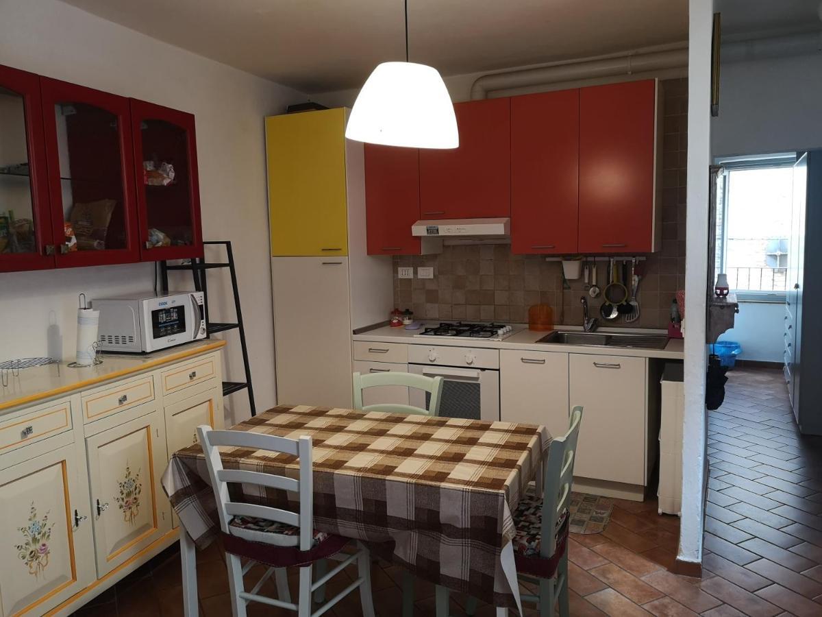Appartamento Tipico In Centro Storico Urbino Kültér fotó